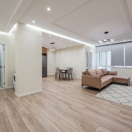 Lucas Central Home Τίρανα Εξωτερικό φωτογραφία