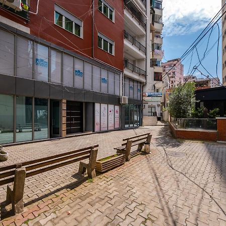 Lucas Central Home Τίρανα Εξωτερικό φωτογραφία