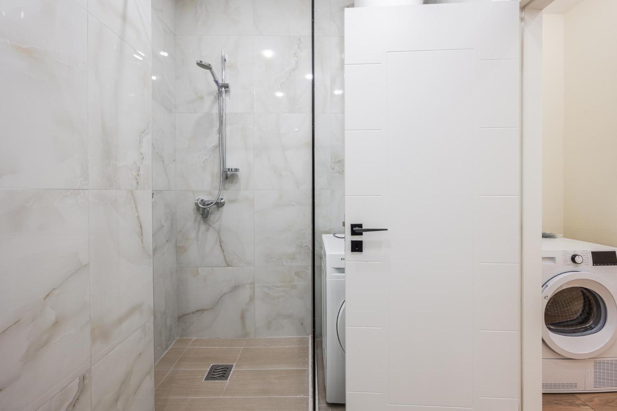Lucas Central Home Τίρανα Εξωτερικό φωτογραφία