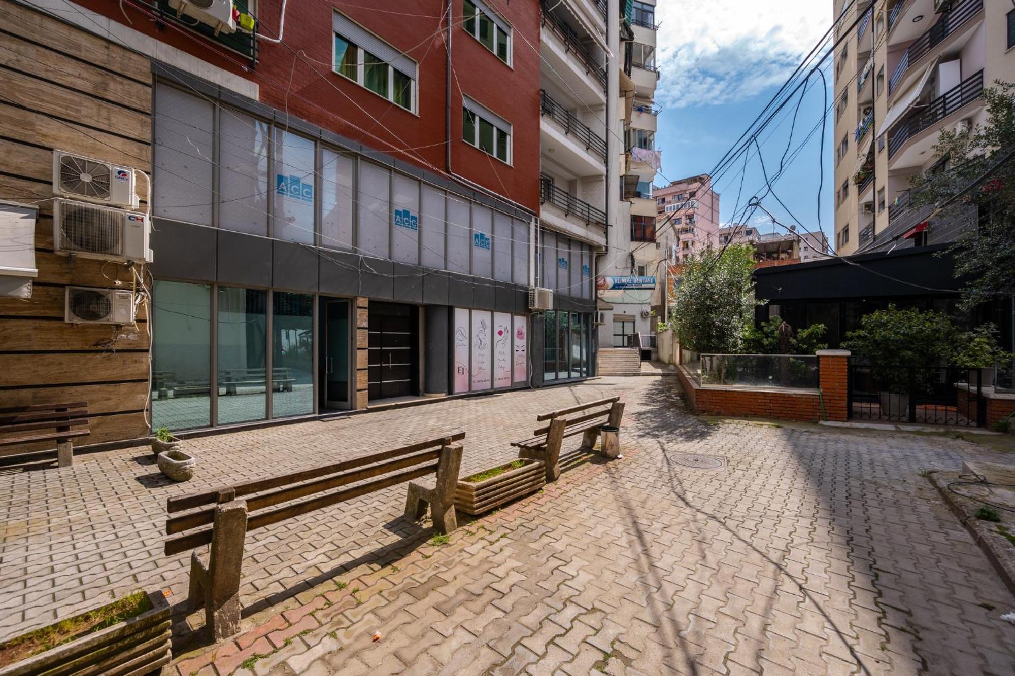 Lucas Central Home Τίρανα Εξωτερικό φωτογραφία